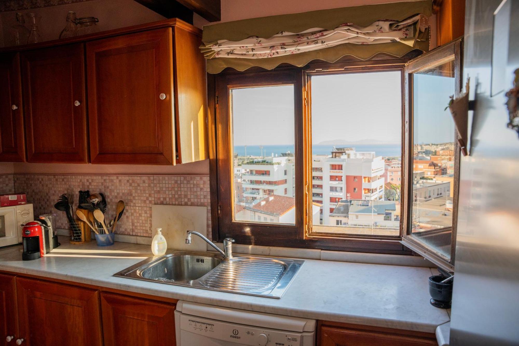 Prestigioso Attico Panoramico Cagliariヴィラ エクステリア 写真